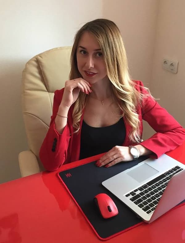 ALEXANDRA DUBAKOVA