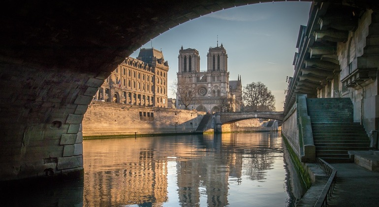 Île de la Cité & Notre-Dame: The Birthplace of Paris Free Tour Provided by Mori Tours 