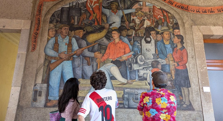 B-side of Mexico City Center: Murals & Underground Layers Provided by Wro Tours